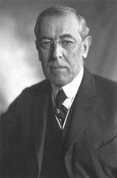 440px-Thomas_Woodrow_Wilson Harris_&amp;_Ewing_bw_photo 1919